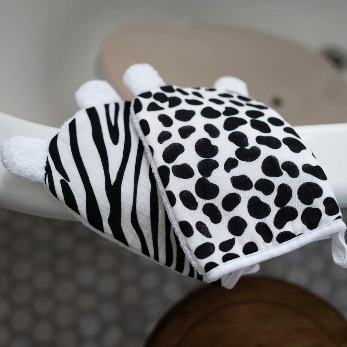 SENSORY BATH MITT / 2 PACK - from birth - Etta Loves