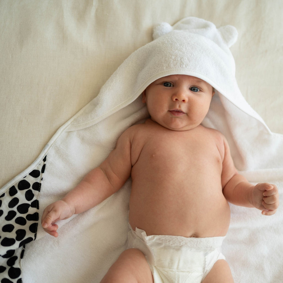 HOODED SENSORY TOWEL - from birth - Etta Loves